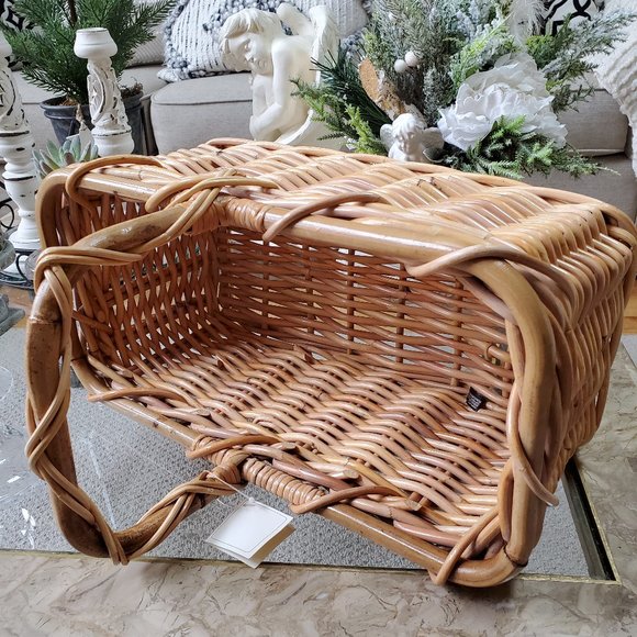 VINTAGE Farmhouse COTTAGE BAMBOO Basket W/Handle